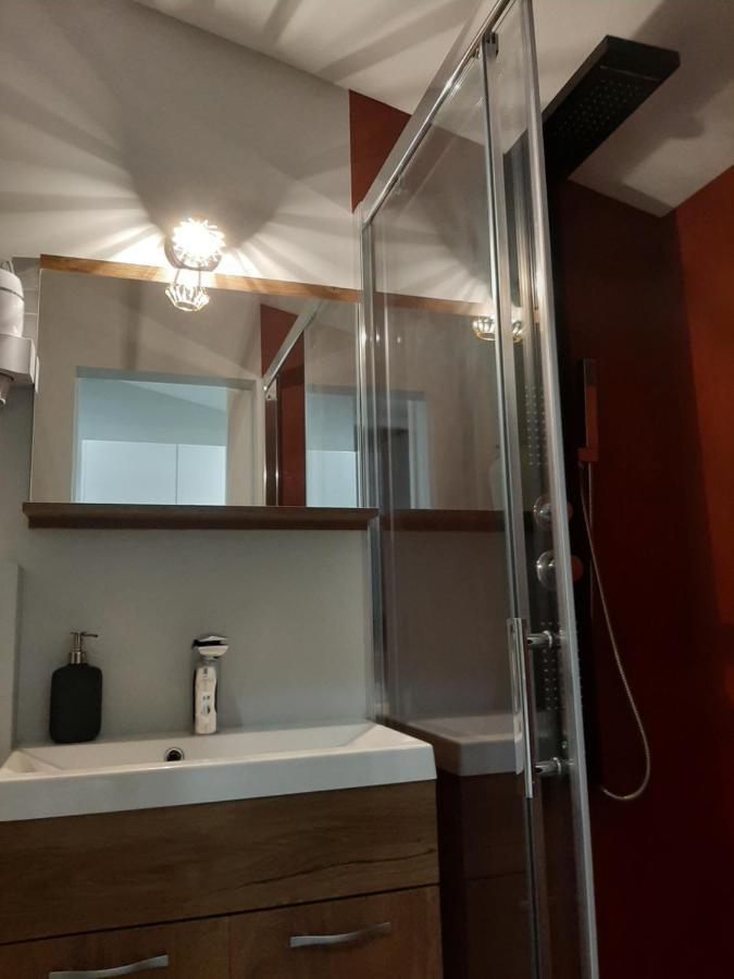 Appartement T2 50 à 60 M2 déplacement PRO ou couple avec enfants Les Hauts De Bourg Extérieur photo