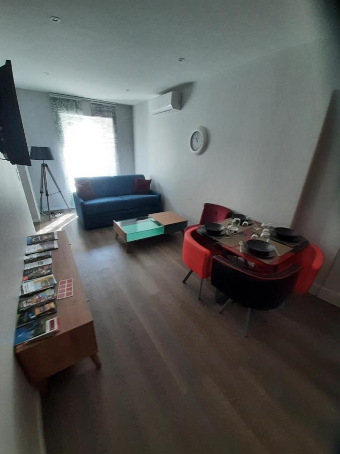 Appartement T2 50 à 60 M2 déplacement PRO ou couple avec enfants Les Hauts De Bourg Extérieur photo