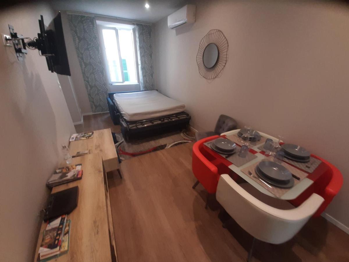 Appartement T2 50 à 60 M2 déplacement PRO ou couple avec enfants Les Hauts De Bourg Extérieur photo