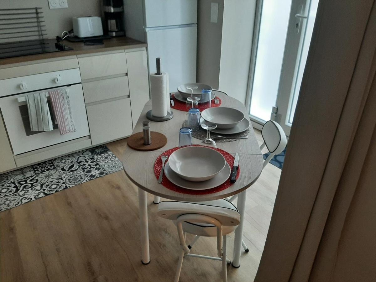 Appartement T2 50 à 60 M2 déplacement PRO ou couple avec enfants Les Hauts De Bourg Extérieur photo