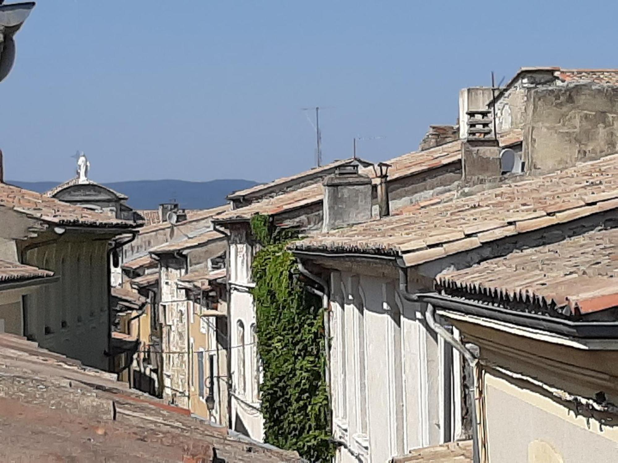 Appartement T2 50 à 60 M2 déplacement PRO ou couple avec enfants Les Hauts De Bourg Extérieur photo