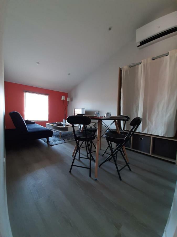 Appartement T2 50 à 60 M2 déplacement PRO ou couple avec enfants Les Hauts De Bourg Extérieur photo