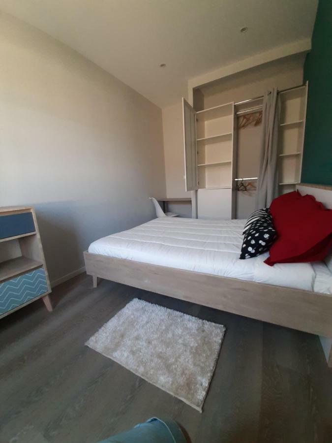 Appartement T2 50 à 60 M2 déplacement PRO ou couple avec enfants Les Hauts De Bourg Extérieur photo